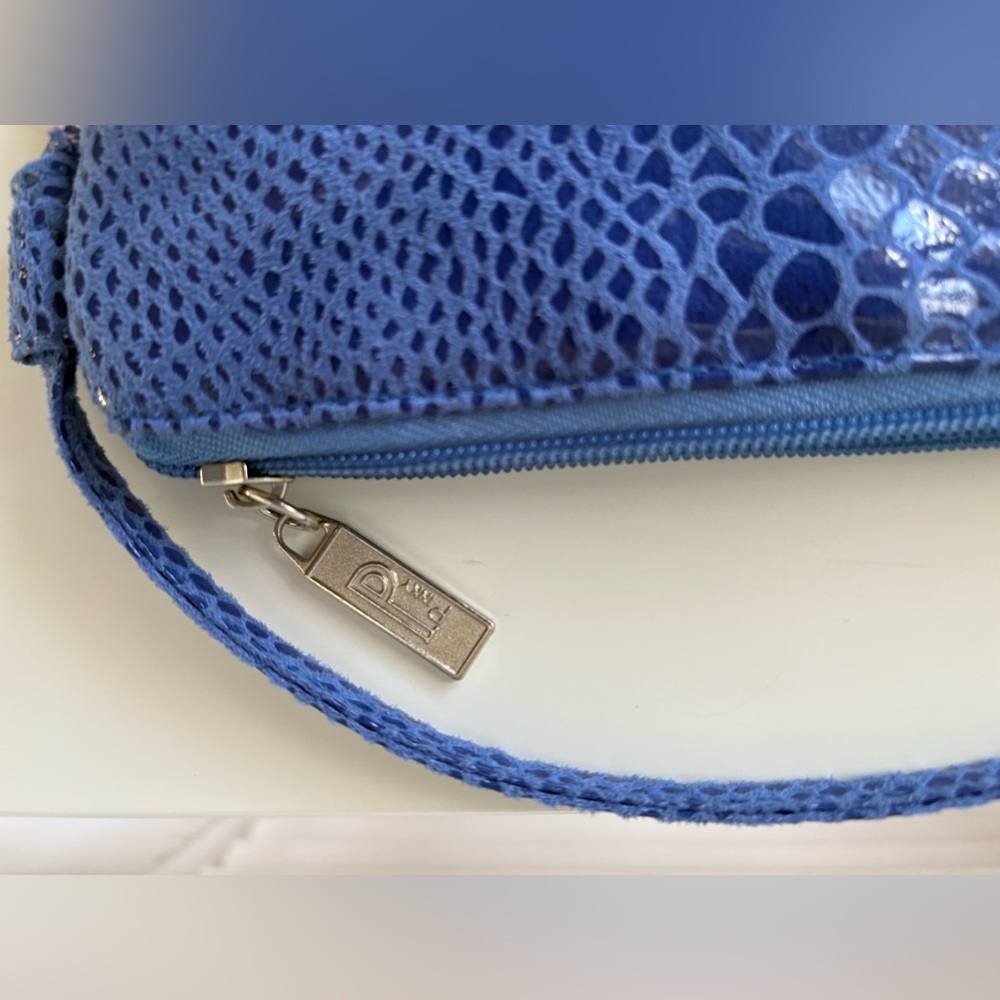 NWT Pinky vintage leather shoulder blue Snakeskin bag. Very soft thin strap - Picture 5 of 6
